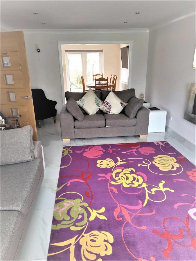 Smitten House 4 Bedroom Rhyl Esterno foto