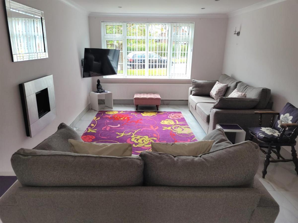 Smitten House 4 Bedroom Rhyl Esterno foto