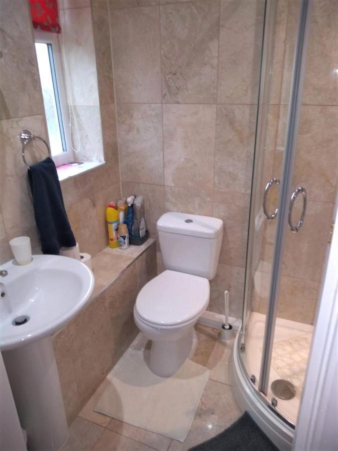 Smitten House 4 Bedroom Rhyl Esterno foto